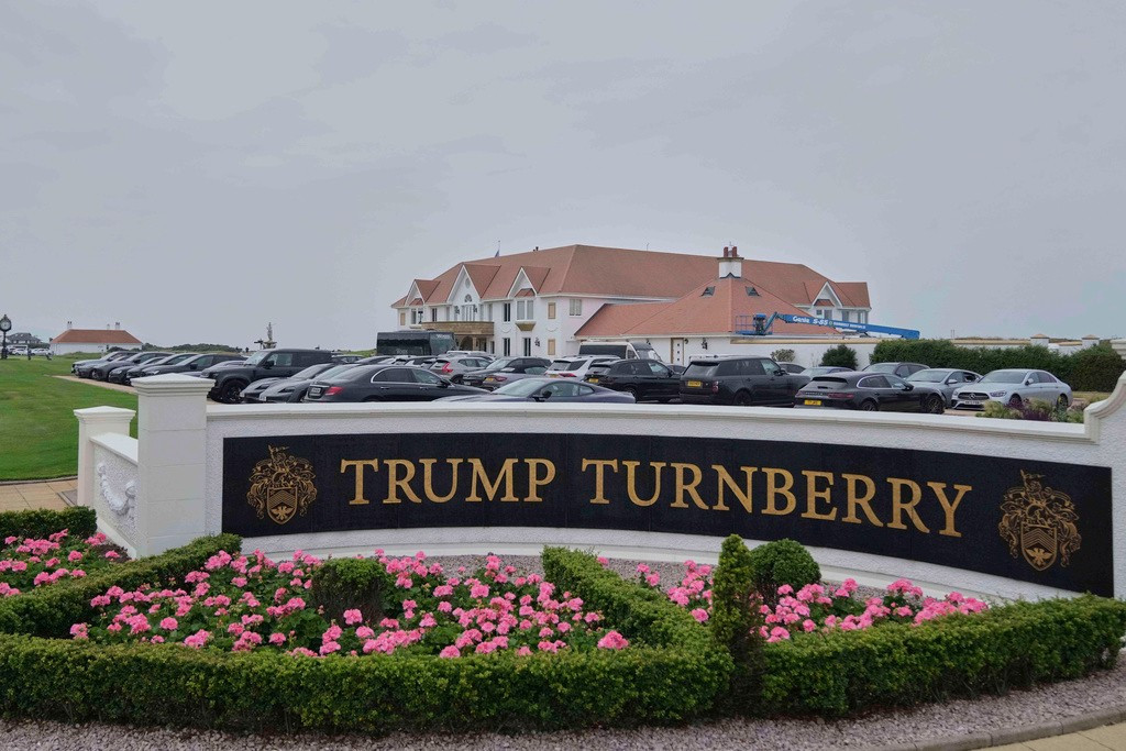 Trump Turnberry resort in Scotland highlights the need for offshore bank account opening for efficient operations.